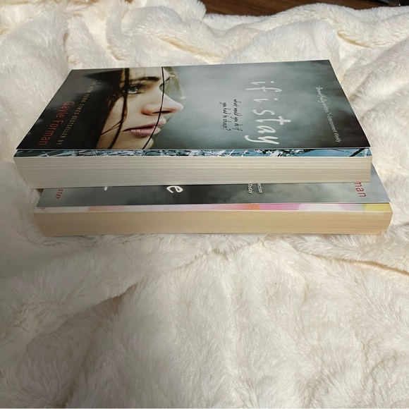 Gayle Forman Books - If‎ I stay & Where she went - Picture 4 of 4
